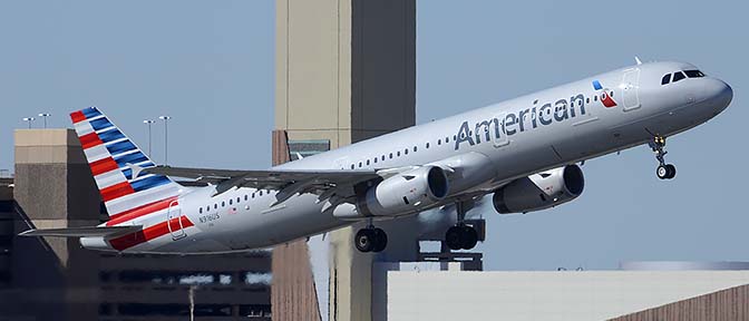 American Airbus A321-231 N916US, Phoenix Sky Harbor, March 5, 2015